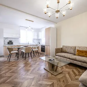  Apartment Miku Apartments-luxury View At Wilson Square Albania